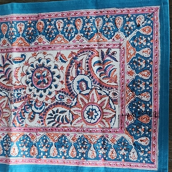Beautiful hand block printed table runner - Picture 2 of 2